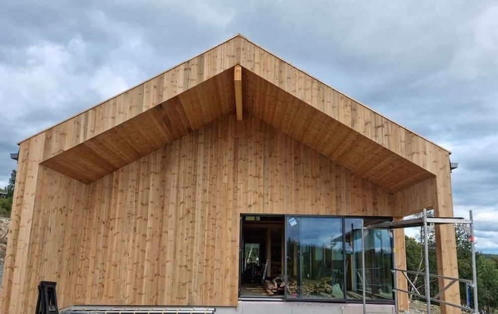 Nowoczesny domek drewniany do 35 m² z tarasem i estetycznym wykończeniem